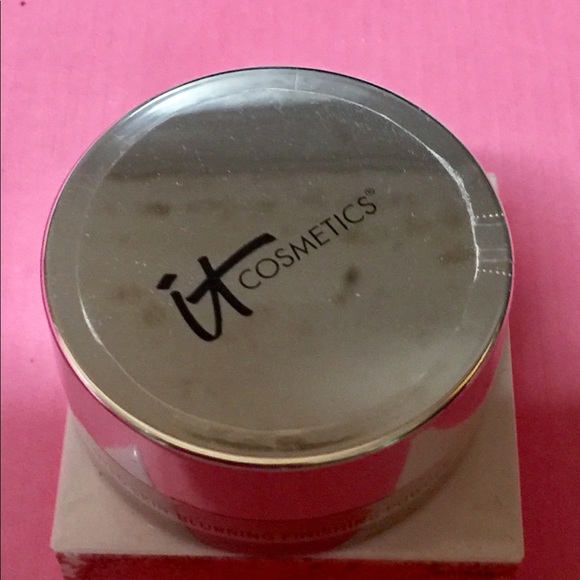 ⬇️ Bye Bye Pores Powder by (It) Cosmetics - Picture 5 of 5